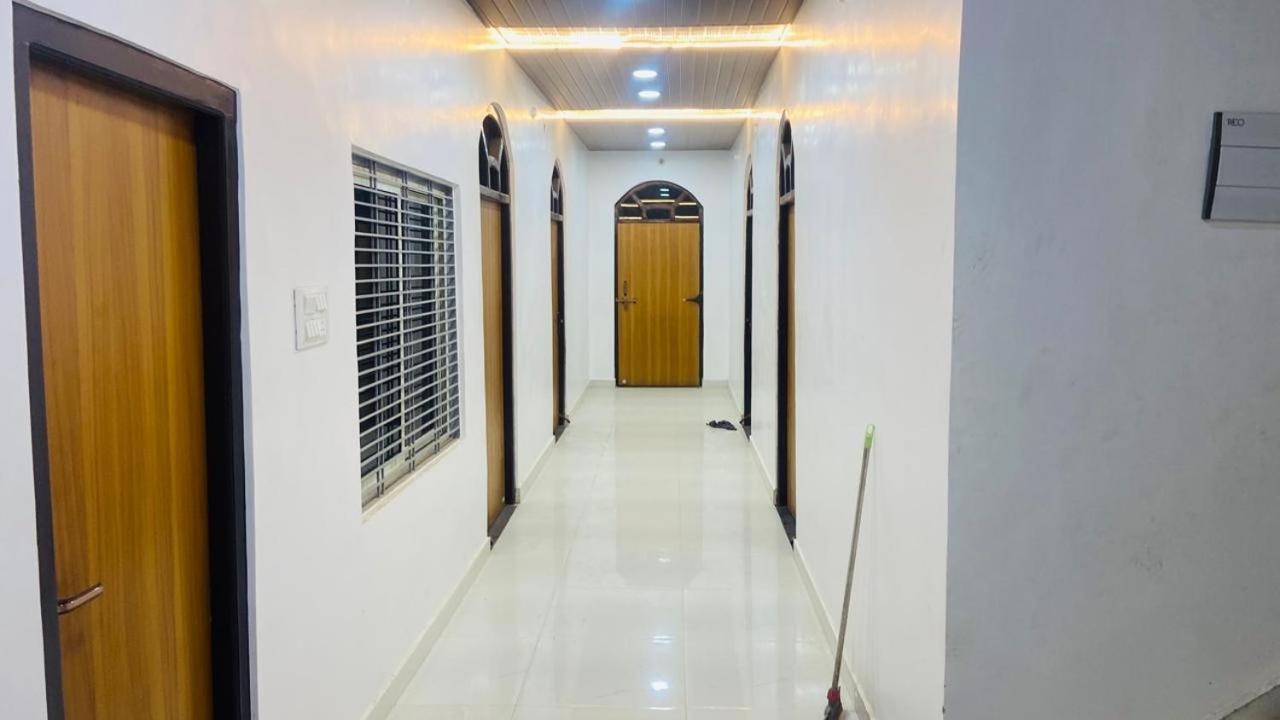 Mandir Saket Bhawan 호텔 Ayodhya 외부 사진