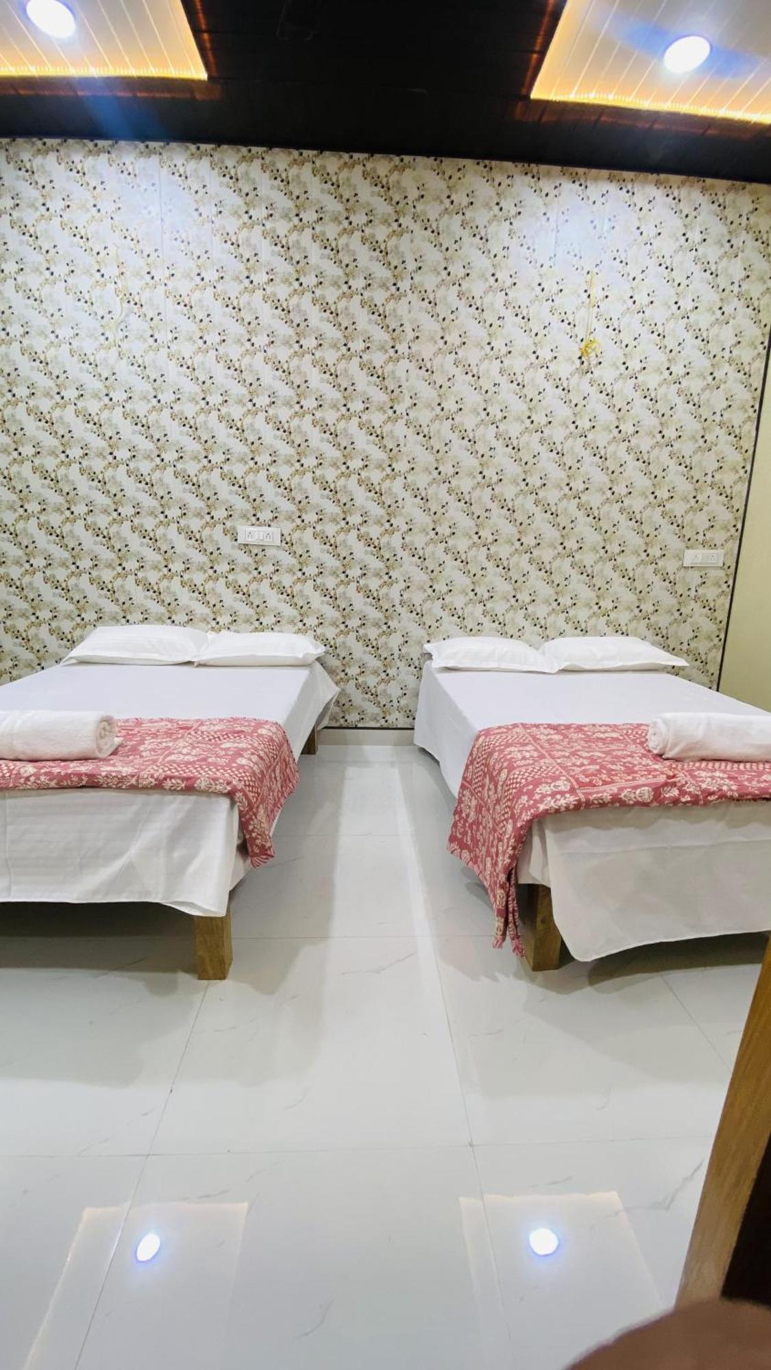 Mandir Saket Bhawan 호텔 Ayodhya 외부 사진